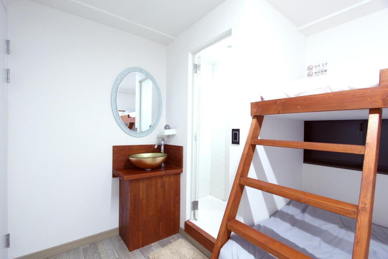 I Osaka House Hotel Bagian luar foto
