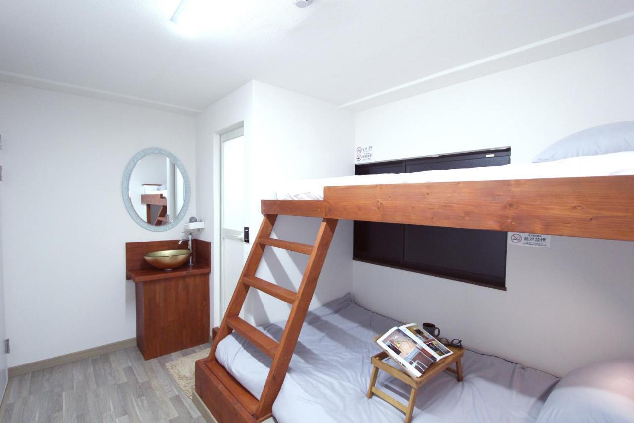I Osaka House Hotel Bagian luar foto